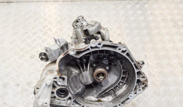 Opel Corsa manual gearbox 24580479 1.4 L 66kW