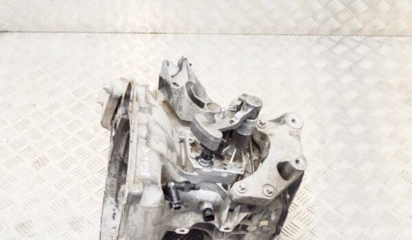 Opel Corsa manual gearbox 24580479 1.4 L 66kW